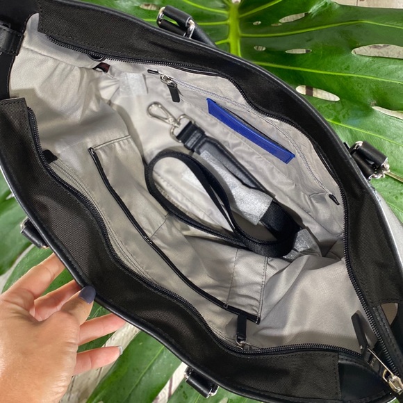 Sold! NWT! Tumi Nell Tote Black - Picture 4 of 8